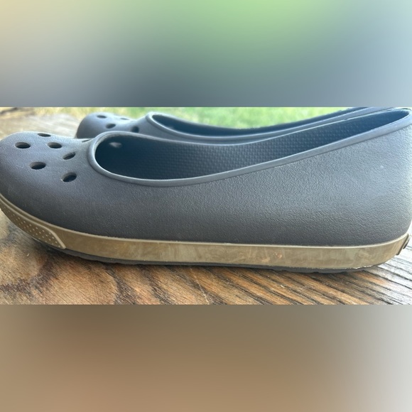 Crocs Crocband Airy Flats Womens Size 7 Brown Tan Slip On Comfort - Picture 3 of 6